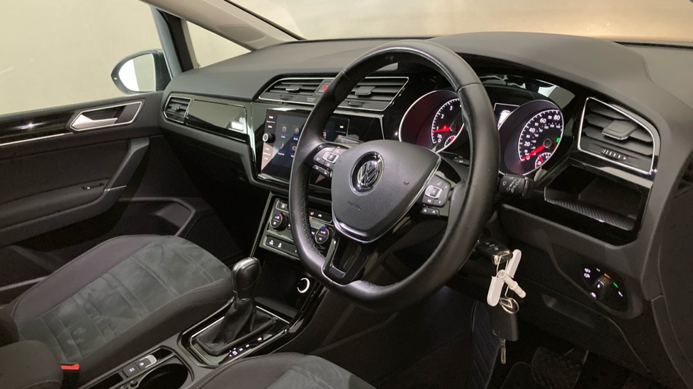 Volkswagen Touran 1.5 TSI EVO SEL 5dr DSG Petrol Estate - Image 6