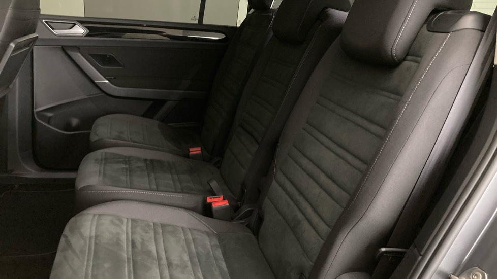 Volkswagen Touran 1.5 TSI EVO SEL 5dr DSG Petrol Estate - Image 16