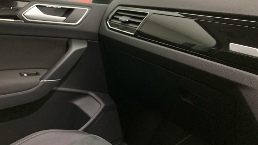 Volkswagen Touran 1.5 TSI EVO SEL 5dr DSG Petrol Estate - Image 41