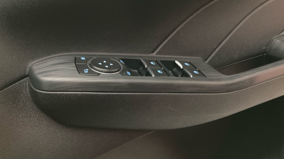 Ford Kuga 1.5 EcoBlue ST-Line Edition 5dr Auto Diesel Estate - Image 31
