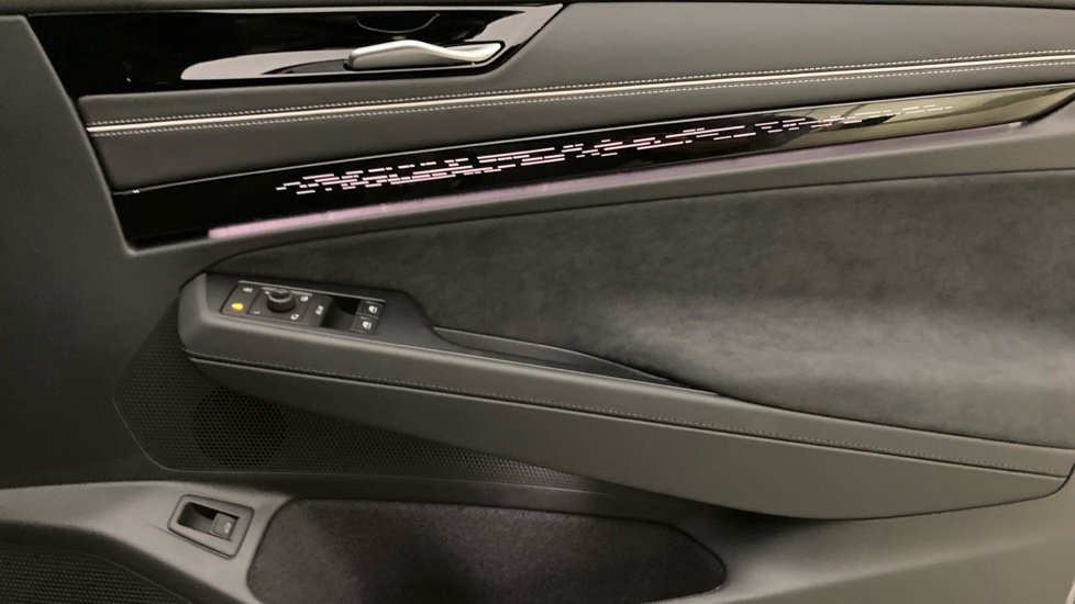 Volkswagen ID.7 210kW Match Pro S Plus 86kWh 5dr Auto [Int+ Pack] Electric Hatchback - Image 19