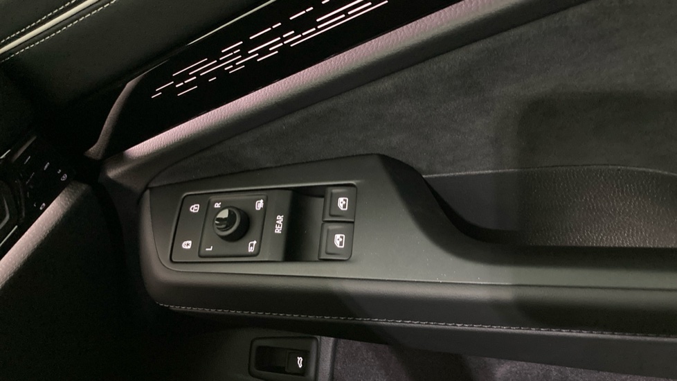 Volkswagen ID.7 210kW Match Pro S Plus 86kWh 5dr Auto [Int+ Pack] Electric Hatchback - Image 26