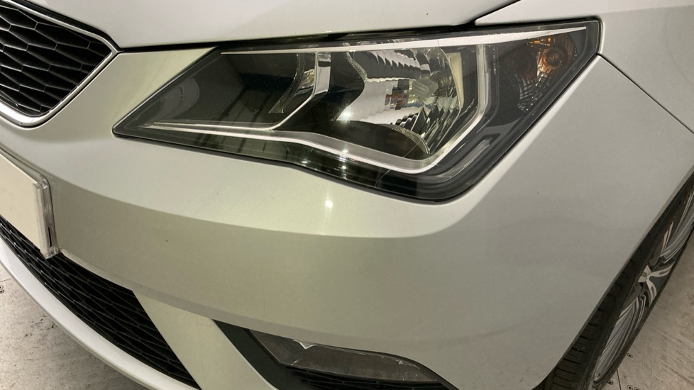 SEAT Ibiza 1.2 TSI 90 Connect 5dr Petrol Hatchback - Image 22