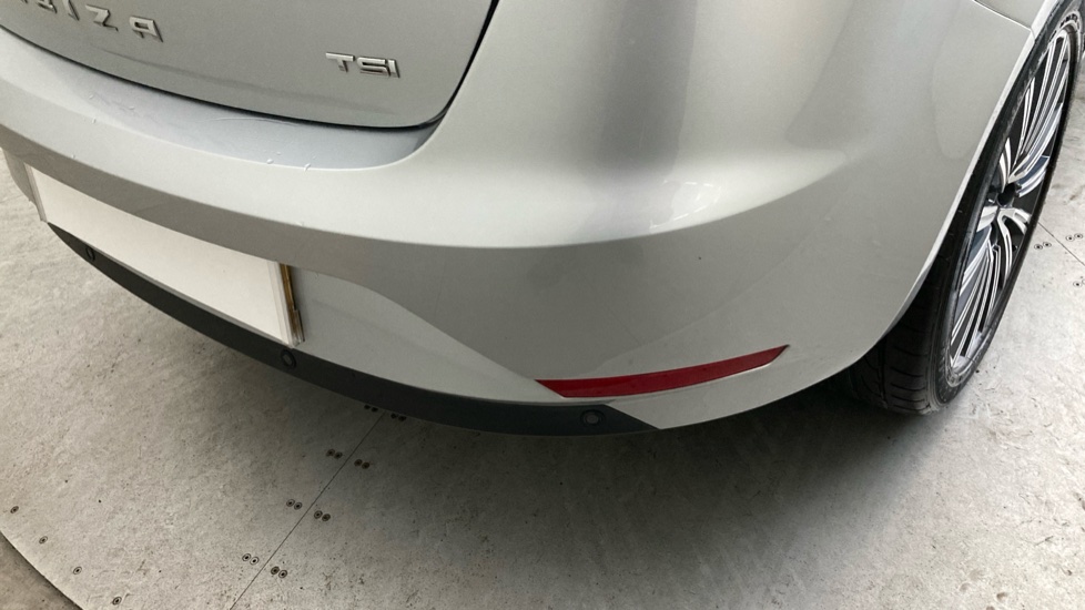 SEAT Ibiza 1.2 TSI 90 Connect 5dr Petrol Hatchback - Image 27