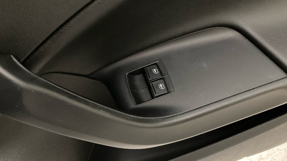 SEAT Ibiza 1.2 TSI 90 Connect 5dr Petrol Hatchback - Image 35