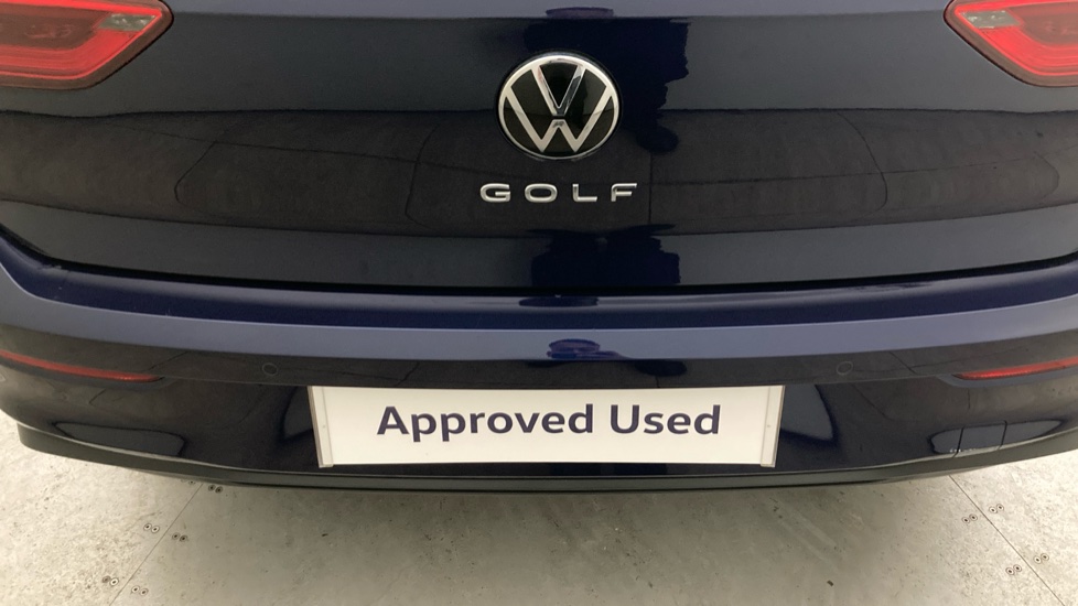 Volkswagen Golf 1.5 TSI 150 Life 5dr Petrol Hatchback - Image 39