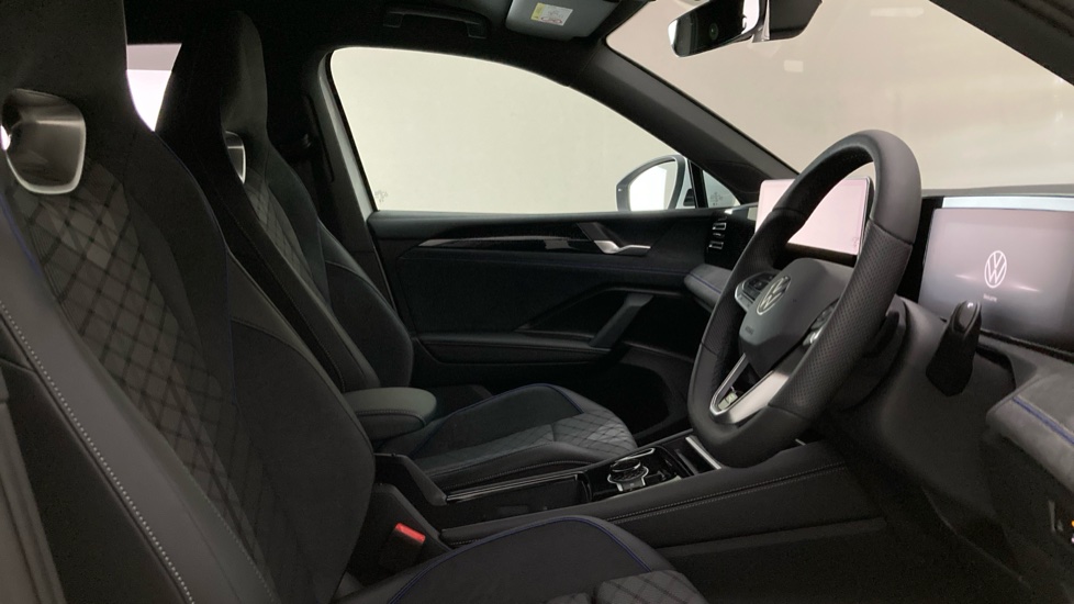 Volkswagen Tiguan 1.5 eTSI 150 R-Line 5dr DSG Petrol Estate - Image 15