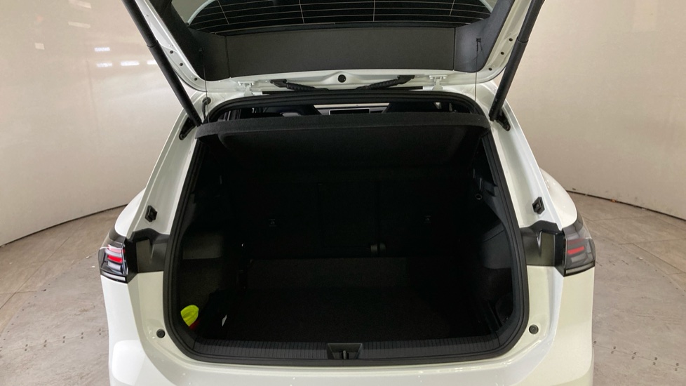 Volkswagen Tiguan 1.5 eTSI 150 R-Line 5dr DSG Petrol Estate - Image 20