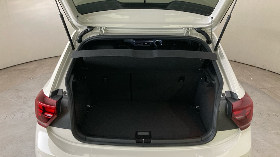 Volkswagen Polo 1.0 TSI R-Line 5dr Petrol Hatchback - Image 20