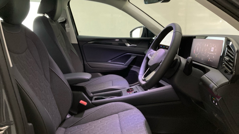 Volkswagen Tiguan 1.5 eTSI Life 5dr DSG Petrol Estate - Image 15