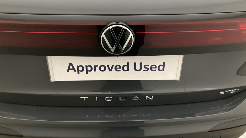 Volkswagen Tiguan 1.5 eTSI Life 5dr DSG Petrol Estate - Image 37