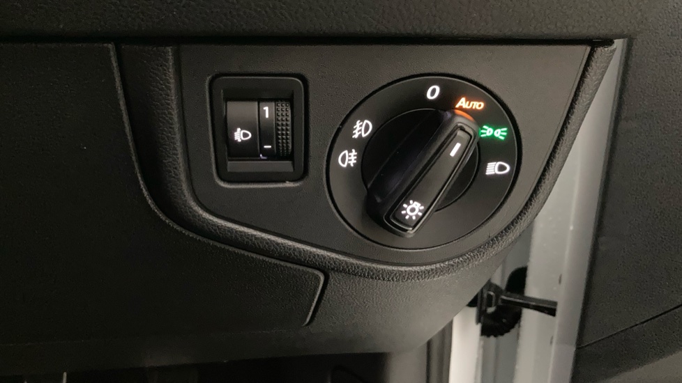 Volkswagen Polo 1.0 TSI R-Line 5dr Petrol Hatchback - Image 31