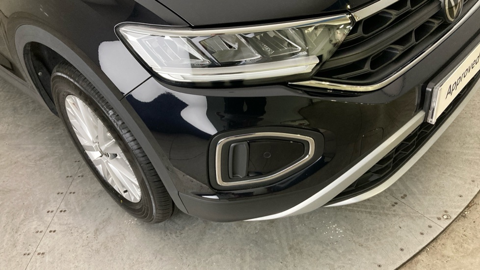 Volkswagen T-Roc 1.0 TSI Life 5dr Petrol Hatchback - Image 32