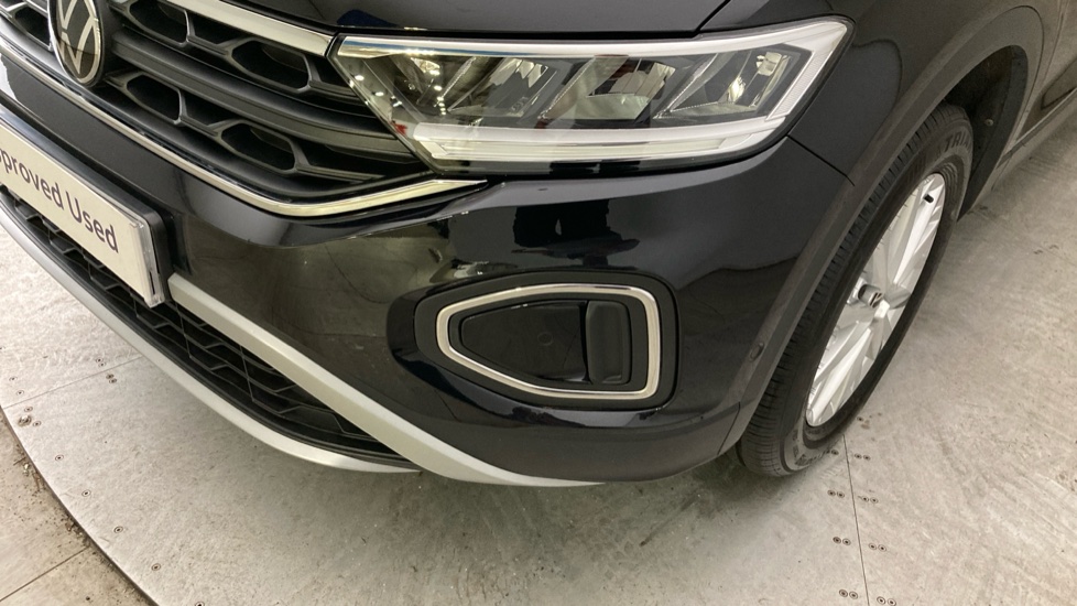 Volkswagen T-Roc 1.0 TSI Life 5dr Petrol Hatchback - Image 33
