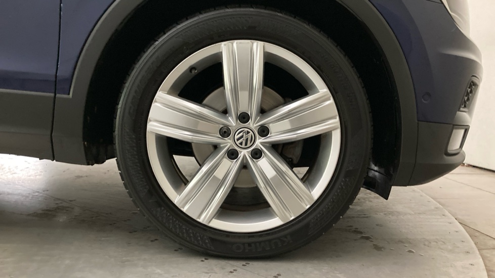 Volkswagen Tiguan 1.5 TSi EVO 150 Match 5dr Petrol Estate - Image 5