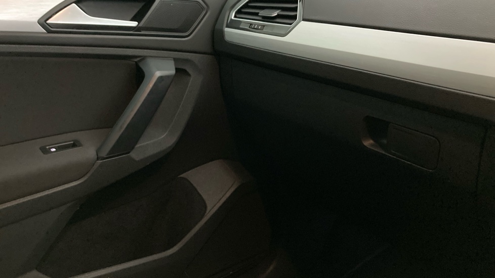 Volkswagen Tiguan 1.5 TSi EVO 150 Match 5dr Petrol Estate - Image 35