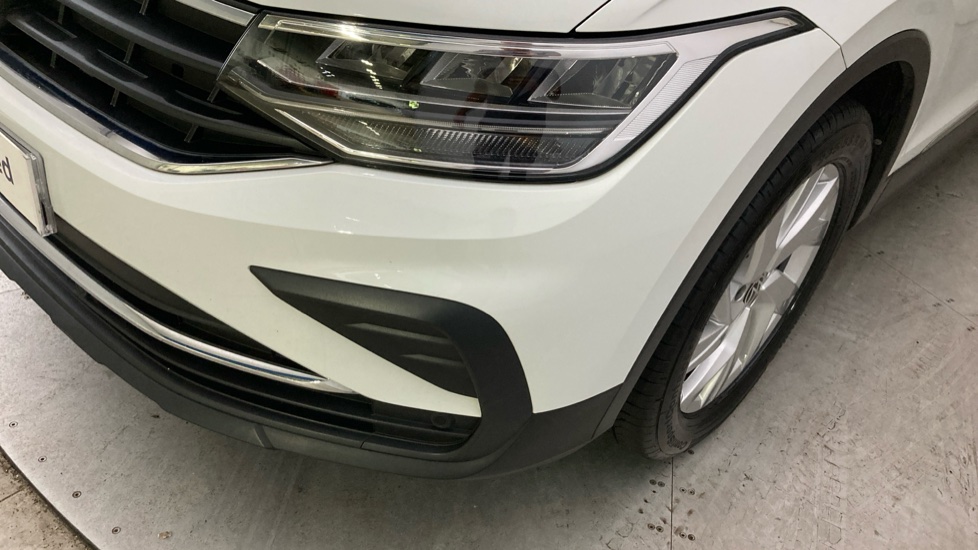 Volkswagen Tiguan 1.5 TSI Life 5dr Petrol Estate - Image 34