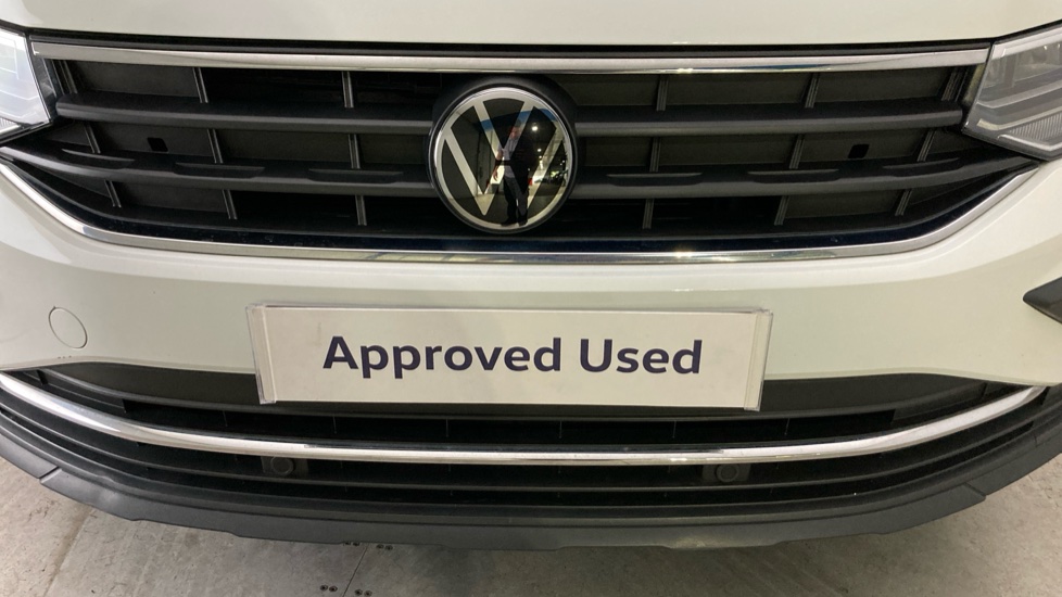 Volkswagen Tiguan 1.5 TSI Life 5dr Petrol Estate - Image 35