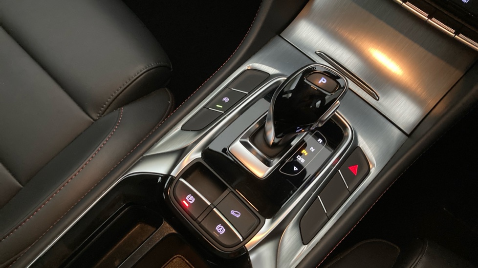 MG HS 1.5 T-GDI Excite 5dr DCT Petrol Hatchback - Image 14