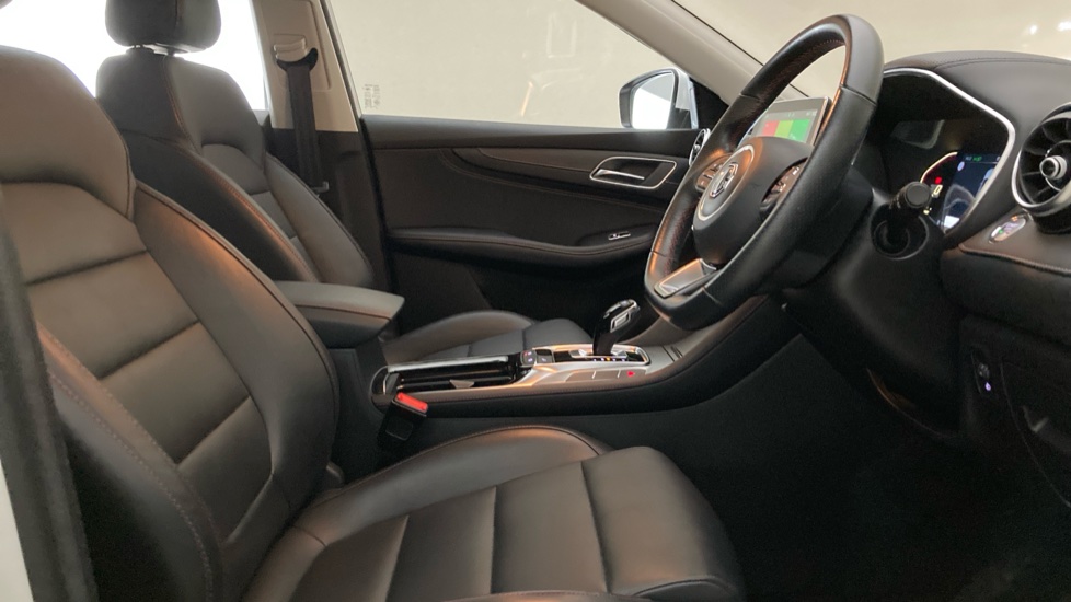 MG HS 1.5 T-GDI Excite 5dr DCT Petrol Hatchback - Image 15