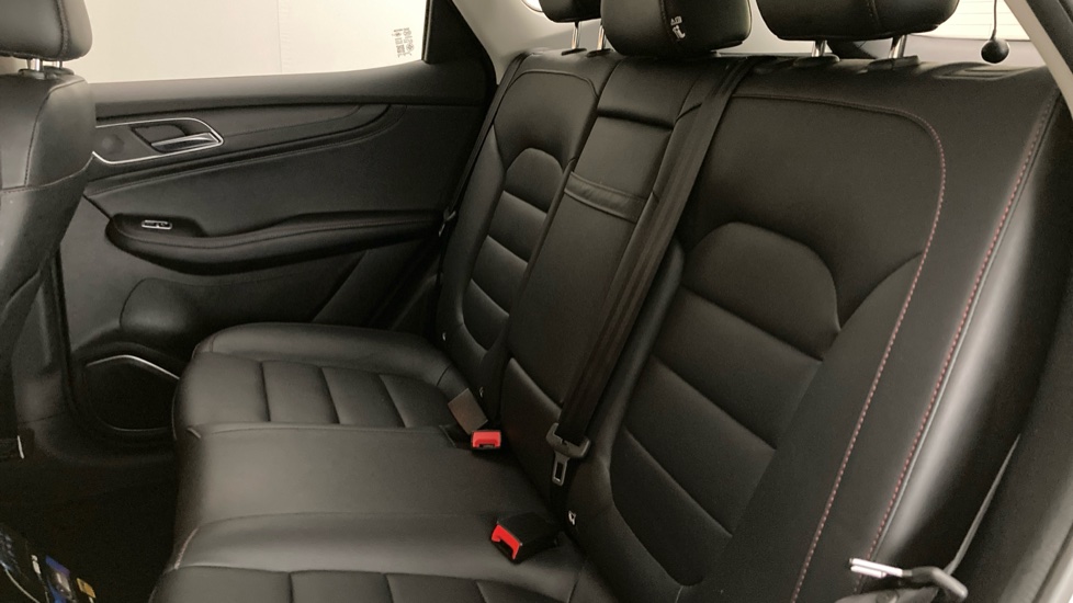 MG HS 1.5 T-GDI Excite 5dr DCT Petrol Hatchback - Image 16
