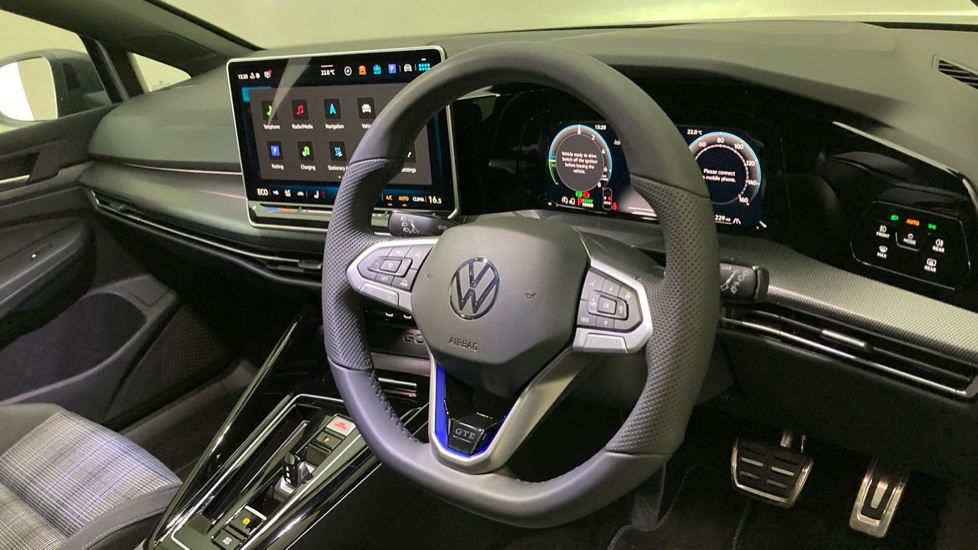 Volkswagen Golf 1.5 TSI 272 GTE eHybrid 5dr DSG Hatchback - Image 6