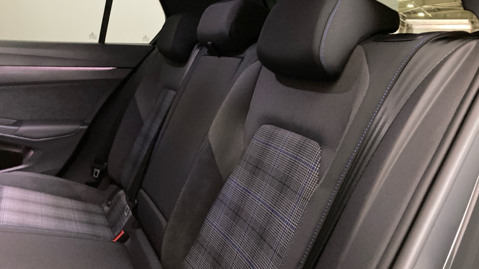 Volkswagen Golf 1.5 TSI 272 GTE eHybrid 5dr DSG Hatchback - Image 16