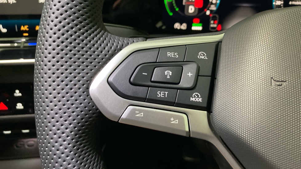Volkswagen Golf 1.5 TSI 272 GTE eHybrid 5dr DSG Hatchback - Image 17