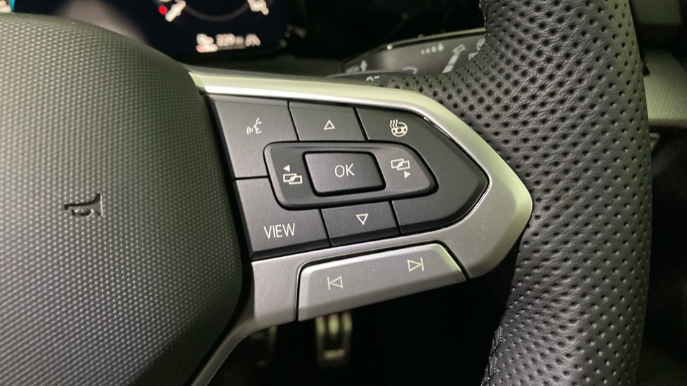 Volkswagen Golf 1.5 TSI 272 GTE eHybrid 5dr DSG Hatchback - Image 18