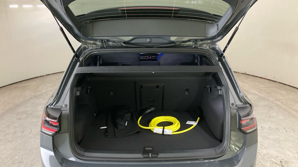 Volkswagen Golf 1.5 TSI 272 GTE eHybrid 5dr DSG Hatchback - Image 20