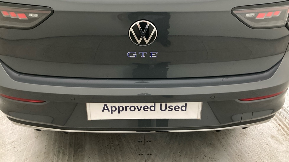 Volkswagen Golf 1.5 TSI 272 GTE eHybrid 5dr DSG Hatchback - Image 40