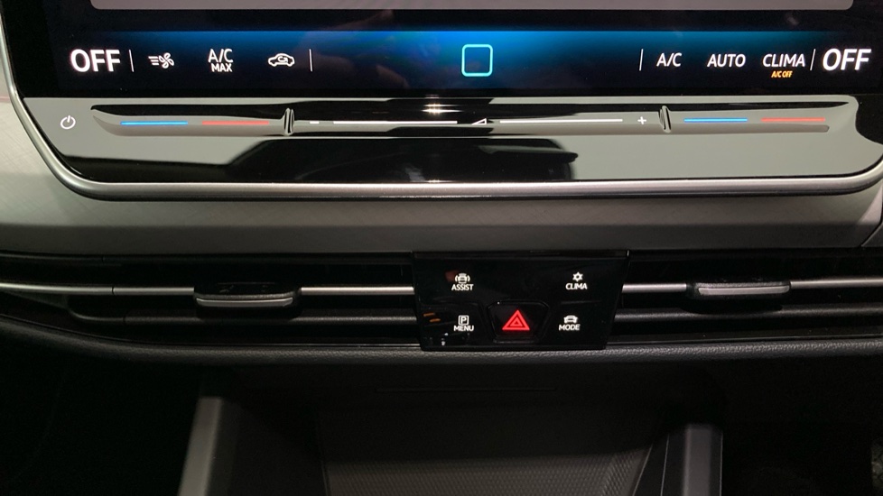 Volkswagen Golf 1.5 TSI 204 Match eHybrid 5dr DSG Hatchback - Image 13