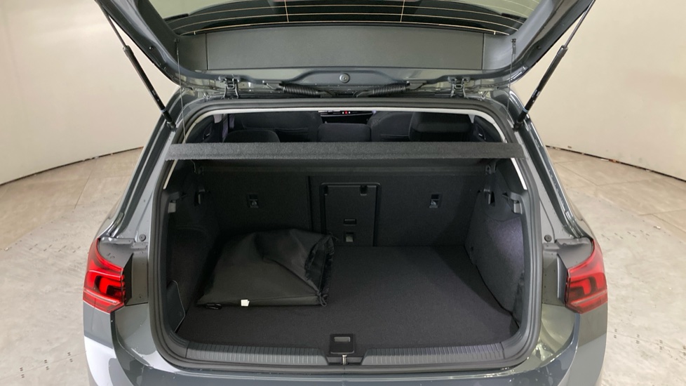 Volkswagen Golf 1.5 TSI 204 Match eHybrid 5dr DSG Hatchback - Image 20