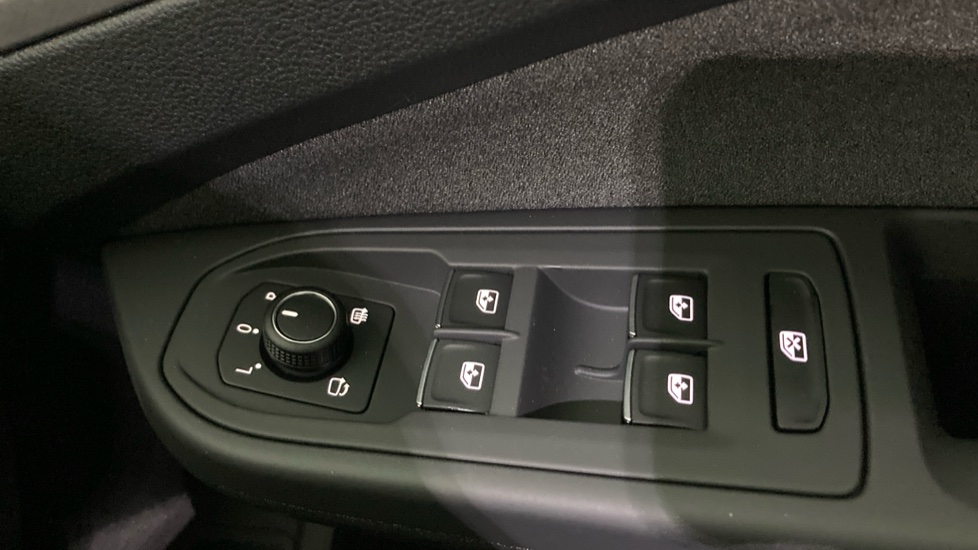Volkswagen Golf 1.5 TSI 204 Match eHybrid 5dr DSG Hatchback - Image 29