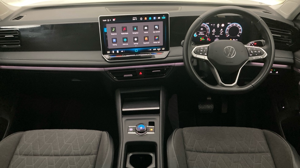 Volkswagen Tiguan 1.5 eTSI 150 Match 5dr DSG Petrol Estate - Image 9
