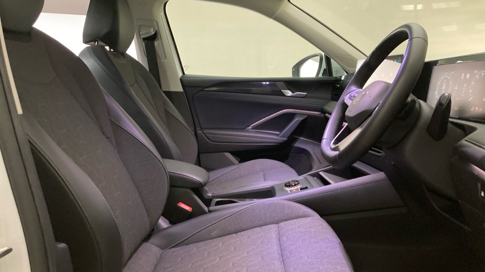 Volkswagen Tiguan 1.5 eTSI 150 Match 5dr DSG Petrol Estate - Image 15