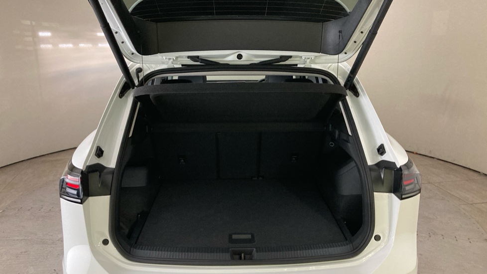 Volkswagen Tiguan 1.5 eTSI 150 Match 5dr DSG Petrol Estate - Image 20