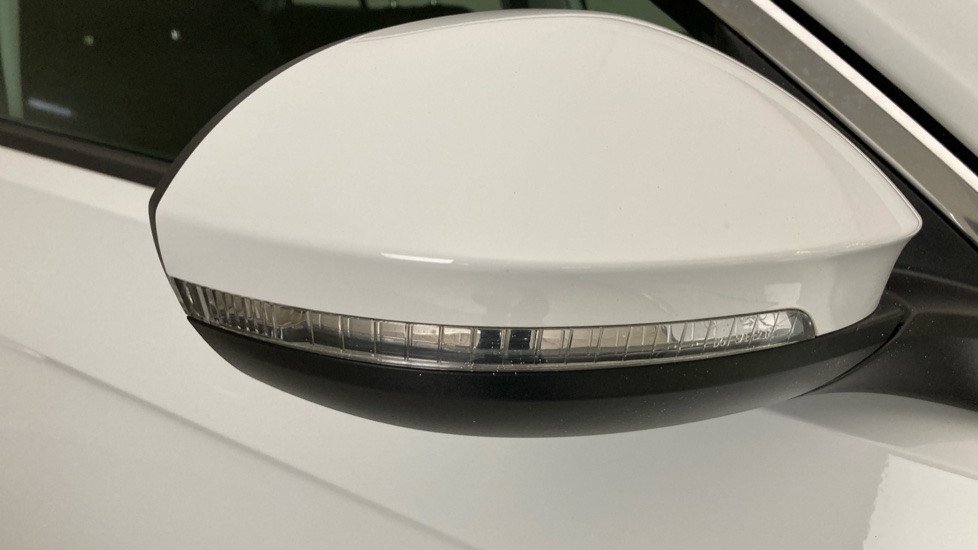 Volkswagen T-Roc 1.0 TSI Life 5dr Petrol Hatchback - Image 29