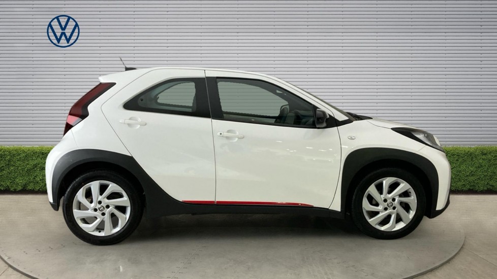 Toyota Aygo X 1.0 VVT-i Pure 5dr Petrol Hatchback - Image 4