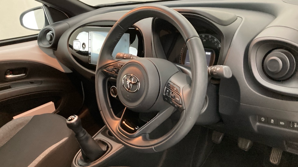 Toyota Aygo X 1.0 VVT-i Pure 5dr Petrol Hatchback - Image 6