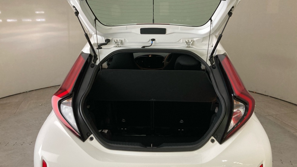 Toyota Aygo X 1.0 VVT-i Pure 5dr Petrol Hatchback - Image 20