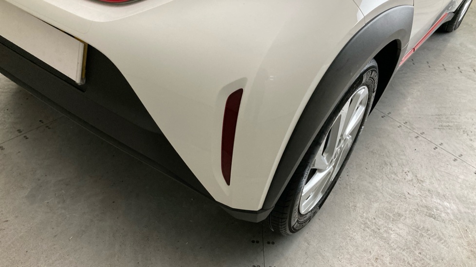 Toyota Aygo X 1.0 VVT-i Pure 5dr Petrol Hatchback - Image 27