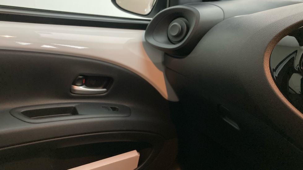 Toyota Aygo X 1.0 VVT-i Pure 5dr Petrol Hatchback - Image 38
