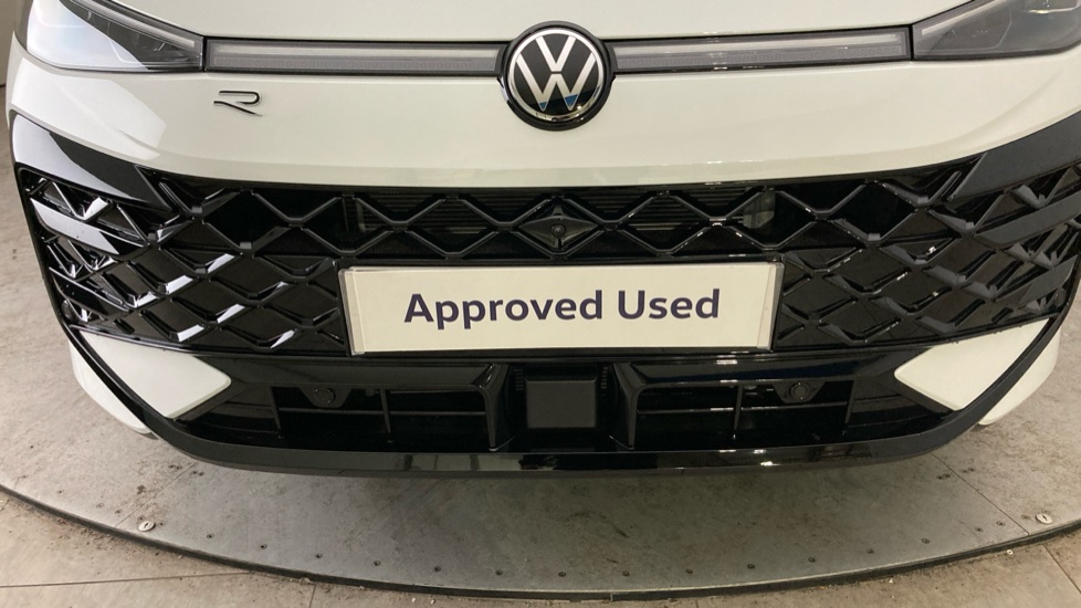 Volkswagen T-Roc 1.5 eTSI 150 R-Line 5dr DSG Petrol Hatchback - Image 35