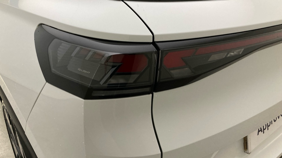 Volkswagen T-Roc 1.5 eTSI 150 R-Line 5dr DSG Petrol Hatchback - Image 36