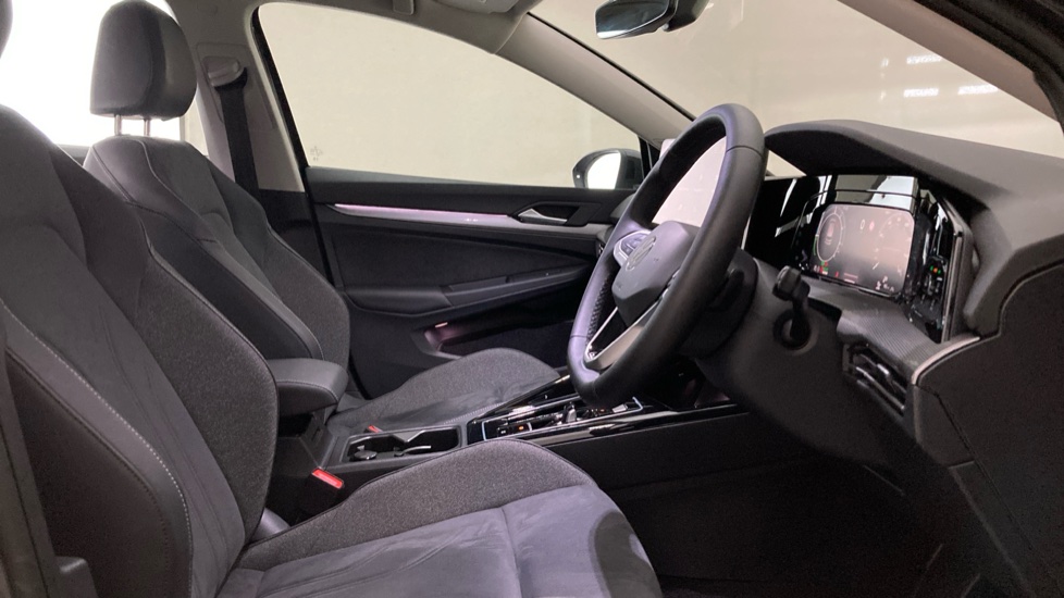 Volkswagen Golf 1.5 TSI 204 Match eHybrid 5dr DSG Hatchback - Image 15