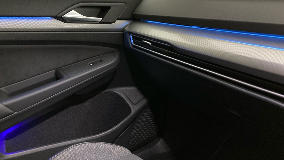 Volkswagen Golf 1.5 TSI 204 Match eHybrid 5dr DSG Hatchback - Image 37