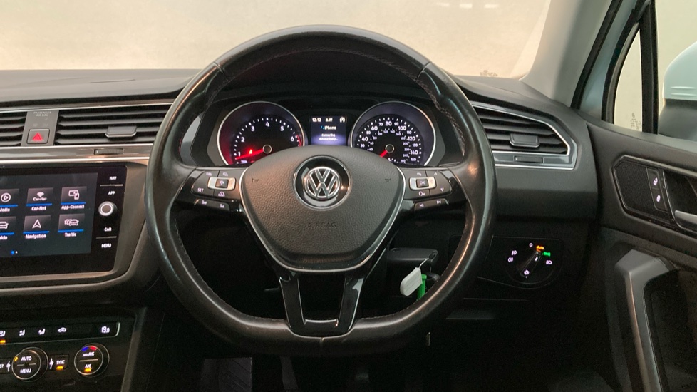 Volkswagen Tiguan 1.4 TSi 125 SE Nav 5dr Petrol Estate - Image 10