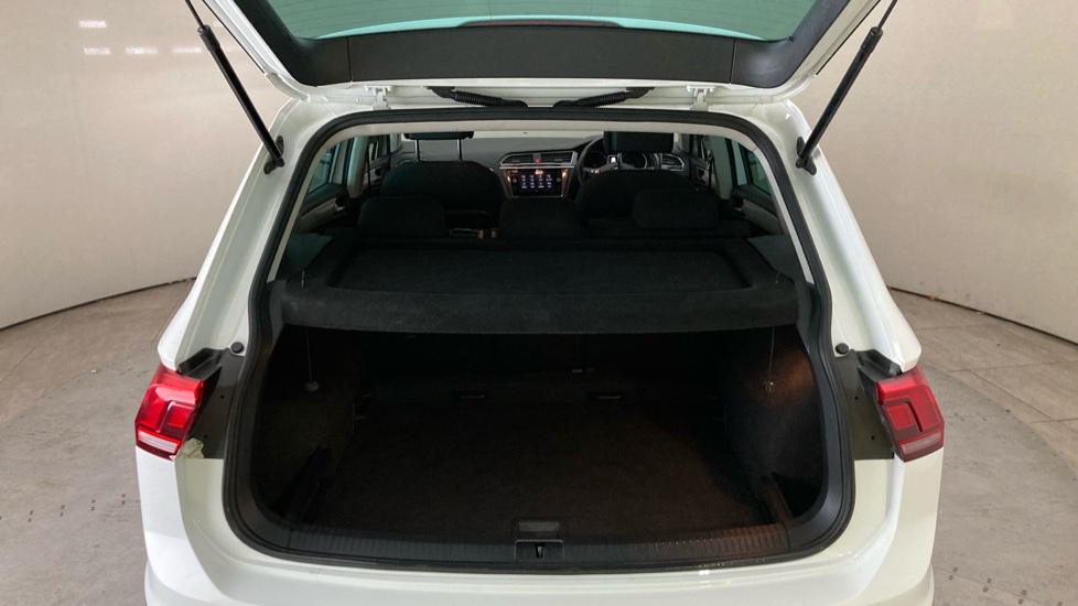 Volkswagen Tiguan 1.4 TSi 125 SE Nav 5dr Petrol Estate - Image 20