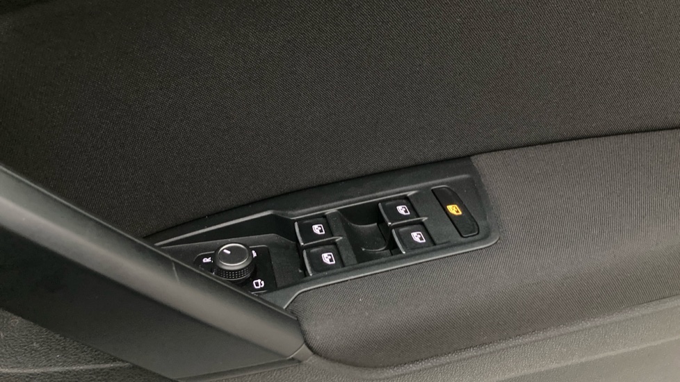 Volkswagen Tiguan 1.4 TSi 125 SE Nav 5dr Petrol Estate - Image 30